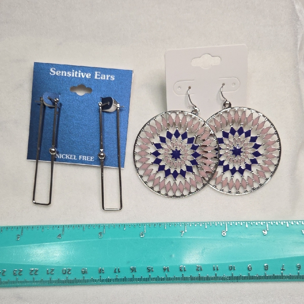 Lot of 2 Pairs Pierced Earrings Statement Jewelry Silver Purple Pink Casual